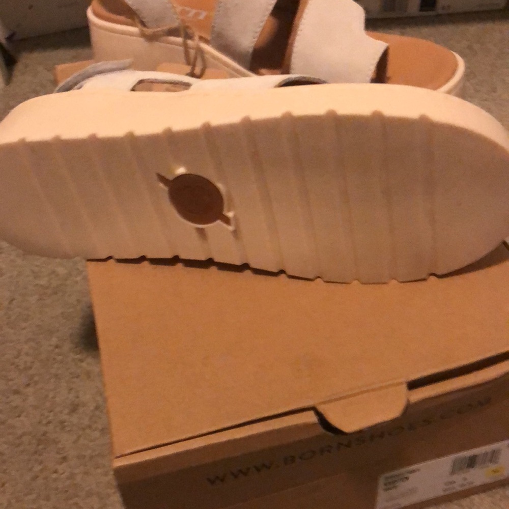 Born sandals new with box - Picture 4 of 4